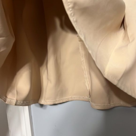 Boxy Pleated Skirt - Picture 5 of 8